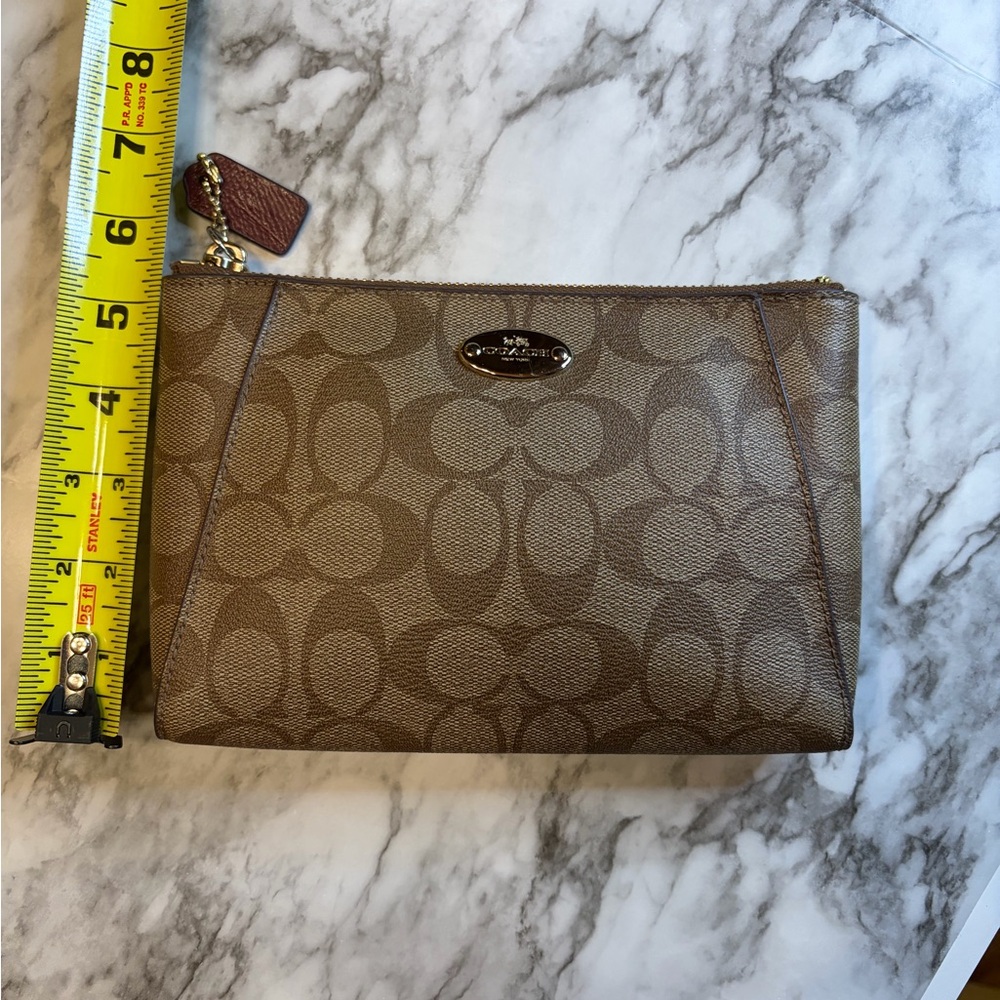 Vintage Coach Tan Signature zippered pouch - Picture 8 of 9
